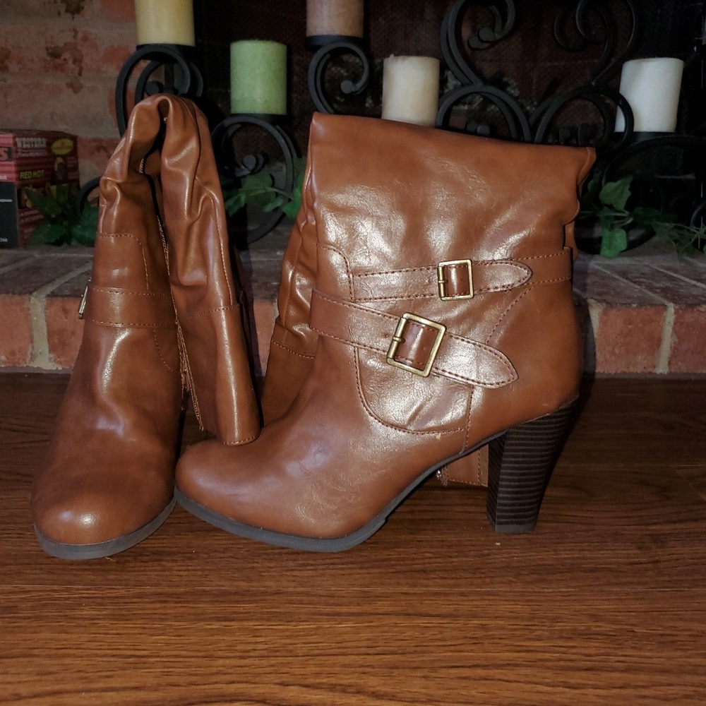 Fall boots - Picture 3 of 3
